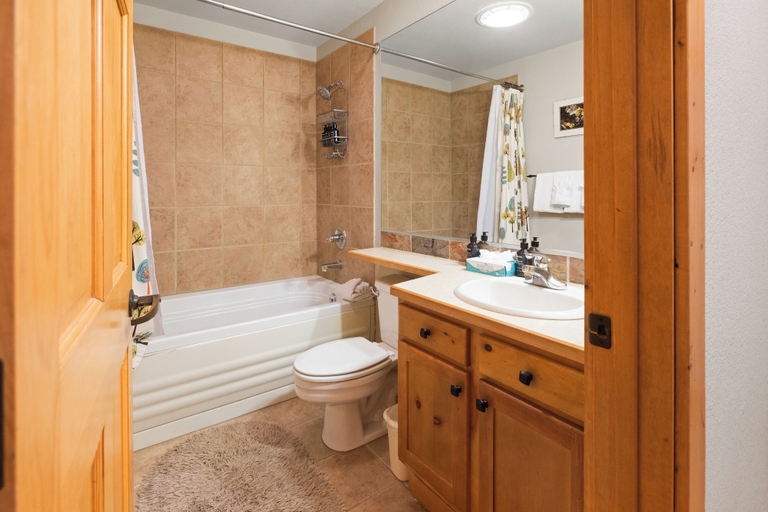 Bathroom 4, East Keystone by Vail Resorts, Summit