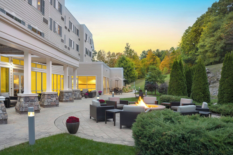 Exterior & Views 2, Courtyard by Marriott Lenox Berkshires, Berkshire