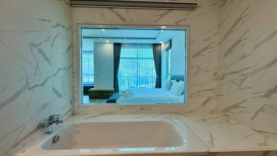 Bathroom 5, Baan Suan Khunta Golf Resort, Warin Chamrap