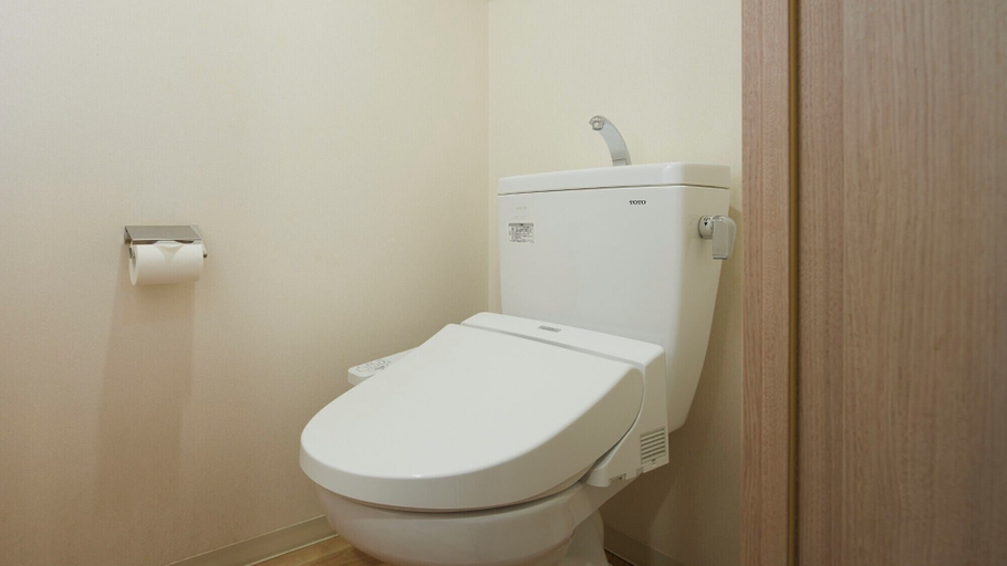 Bathroom 4, Minn Shin-Osaka, Osaka