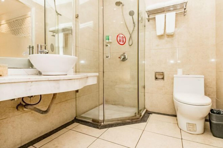 Bathroom 4, Wangchao Business Hotel, Beihai