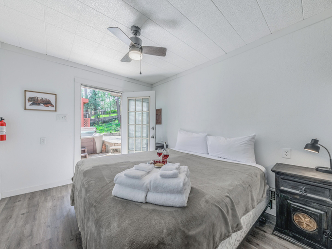 Bedroom 3, Midtown Lodge by Ruidoso Vacation Rentals, Lincoln