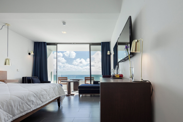 Bedroom 4, Almyra