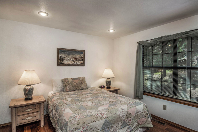 Bedroom 5, Christi and Don's Nuthouse by Ruidoso Vacation Rentals, Lincoln