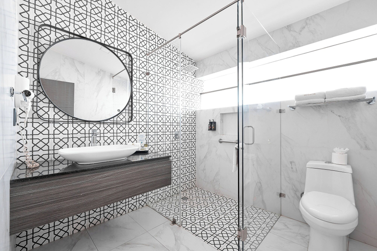 Bathroom 5, Hotel Estancia Business Class, Zapopan