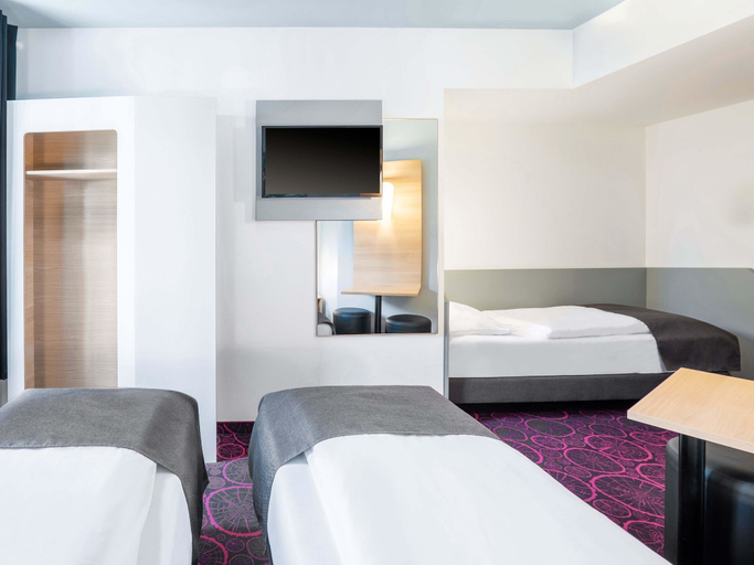 Bedroom 4, B&B Hotel Offenburg-City, Ortenaukreis