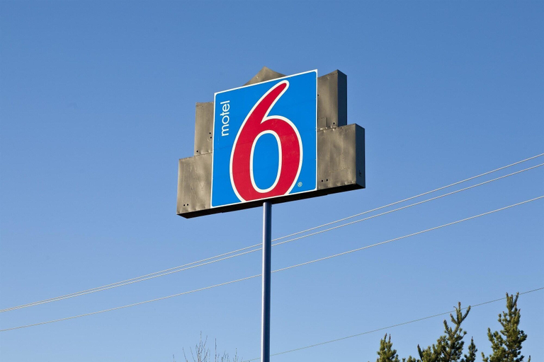 Exterior & Views 2, Motel 6 Bremerton, WA, Kitsap