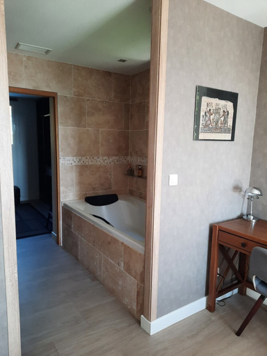 Bathroom 4, Hôtel Particulier Cassis, Parking sécurisé, Piscine chauffée, Bouches-du-Rhône