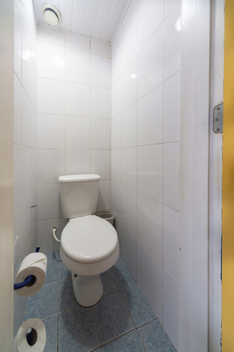 Bathroom 4, ibis budget Belem, Belém