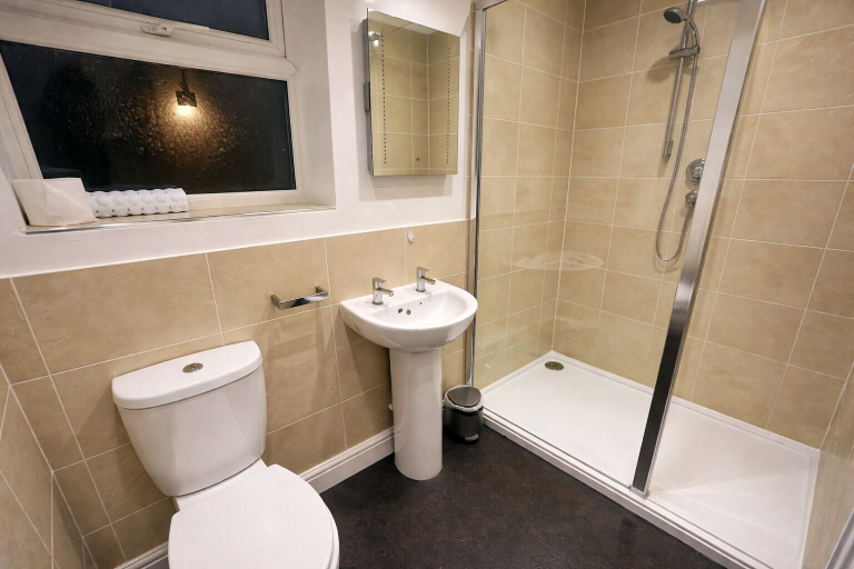 Bathroom 4, The Park Hotel, Sure Hotel Collection by Best Western, Norfolk