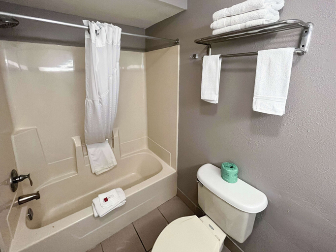 Bathroom 3, Studio 6 Elkhart, IN- Kitchenette Rooms, Elkhart