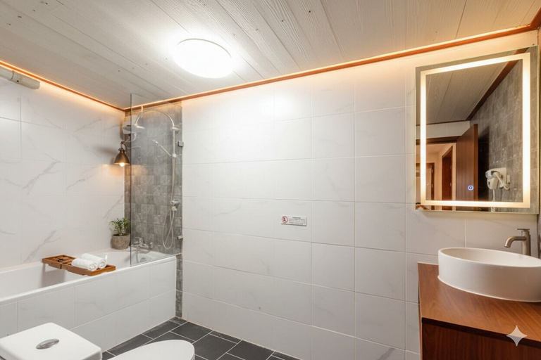 Bathroom 3, SCN Wellness Spa & Resort Rayong, Ban Chang