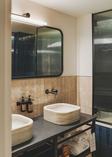 Bathroom 4, Hotel Regina Barcelona, Barcelona