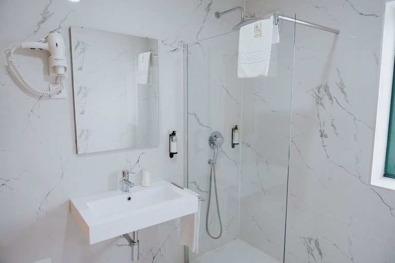 Bathroom 4, Hotel O Encontro, Miranda do Douro