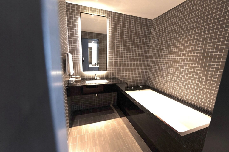 Bathroom 4, Sky View Hotel, Masan