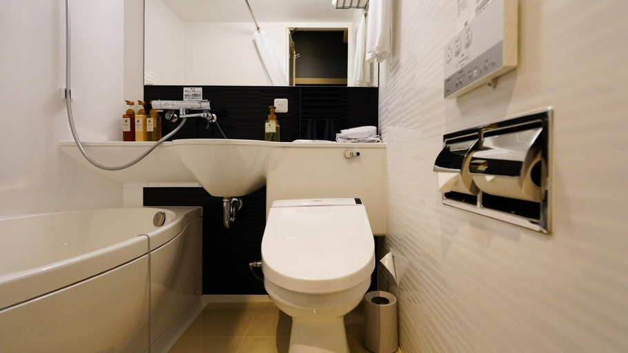 Bathroom 4, Travelodge Kyoto Shijo Karasuma, Kyoto