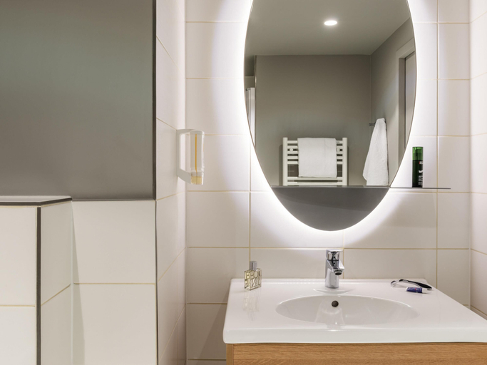 Bathroom 5, Aparthotel Adagio Access Stuttgart Airport Messe, Esslingen