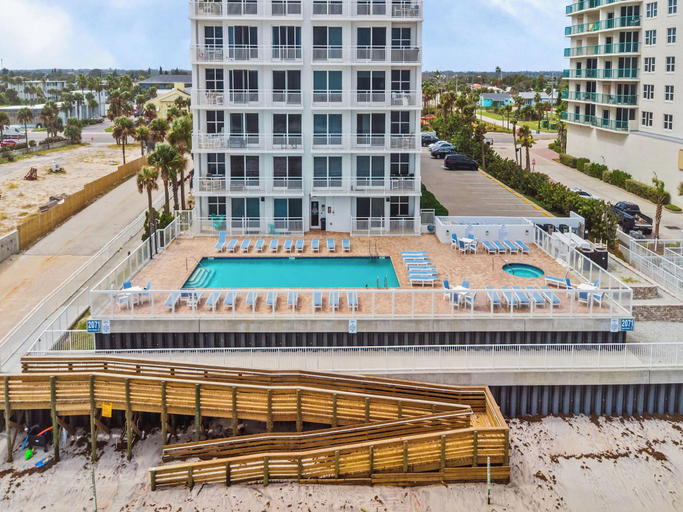 Exterior & Views, Opus 501 by Distinctive Beach Rentals, Volusia