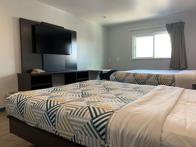Bedroom 2, Motel 6 Bullhead City, AZ, Mohave
