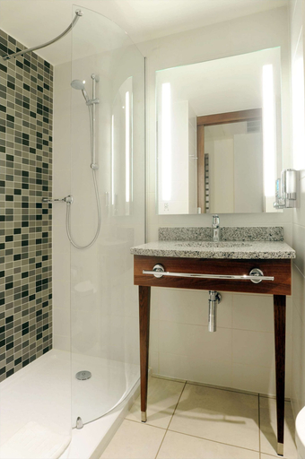 Bathroom 5, Hampton By Hilton Newcastle, Newcastle upon Tyne