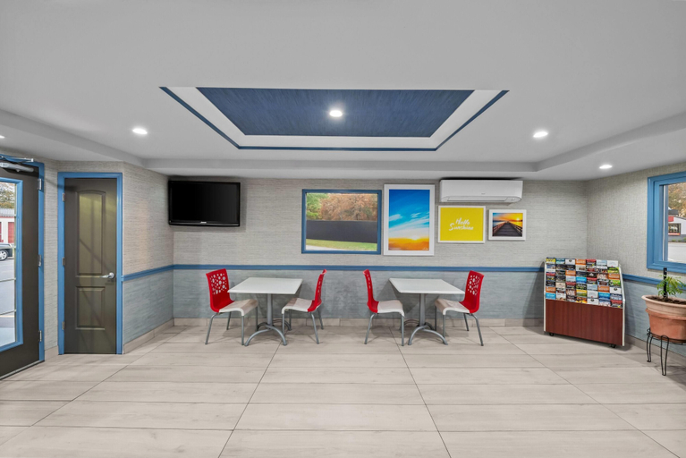 Food & Drinks 5, Days Inn by Wyndham Chesapeake, Chesapeake