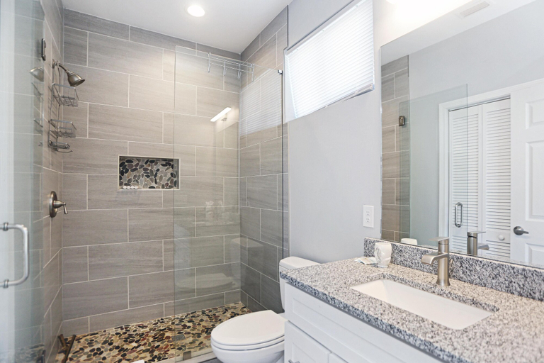 Bathroom 3, Sunny Breeze B, Bay
