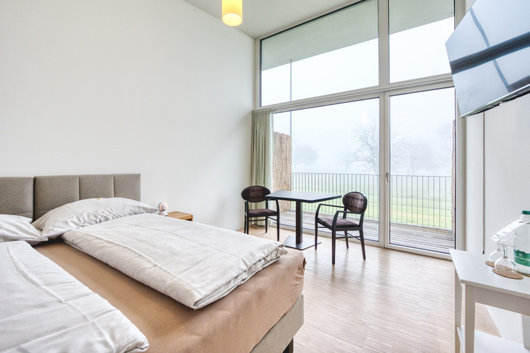 Bedroom 2, Klosterhotel Kreuz, Dorneck