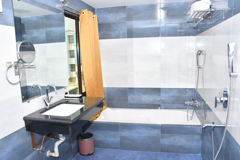 Bathroom 4, CHINMAYE INN, Bhagalpur