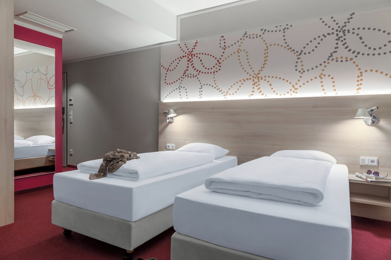 Bedroom 3, Coffee Fellows Hotel Siegburg West, Rhein-Sieg-Kreis