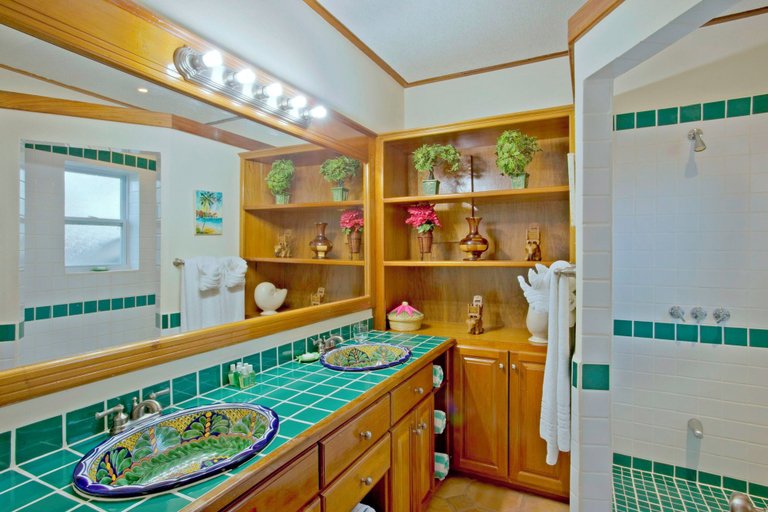 Bathroom 5, Belizean Dreams Resort