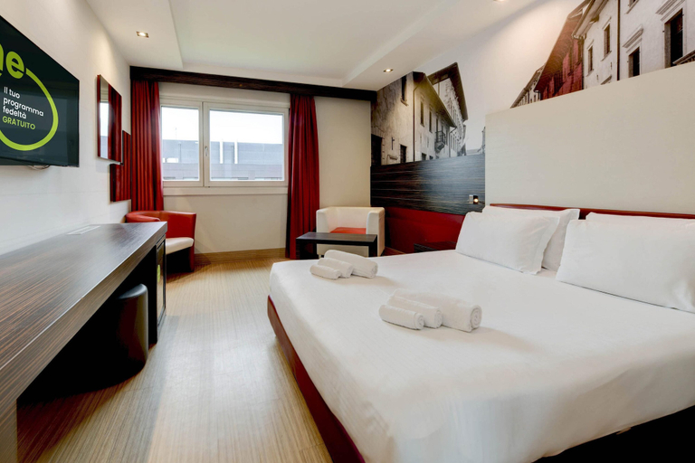 Bedroom 3, B&B Hotel Trento, Trento