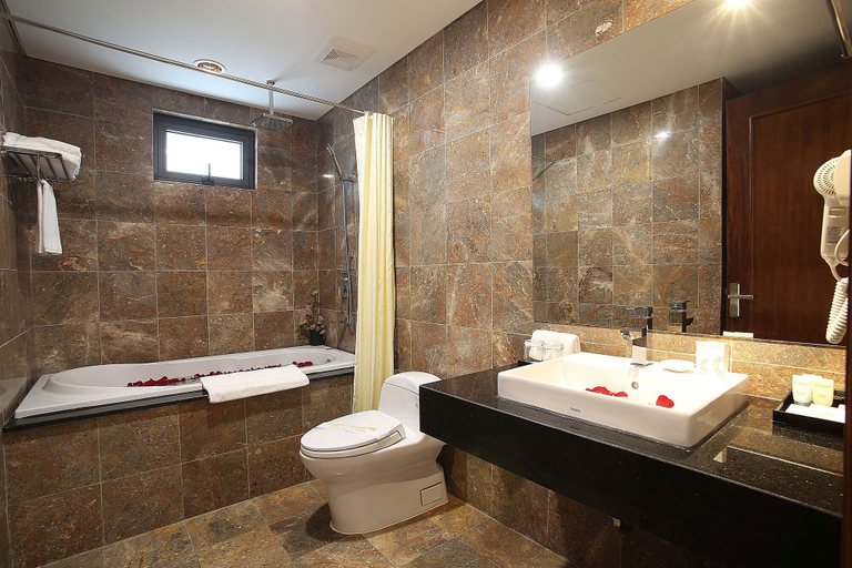 Bathroom 4, London Hanoi Hotel, Cầu Giấy