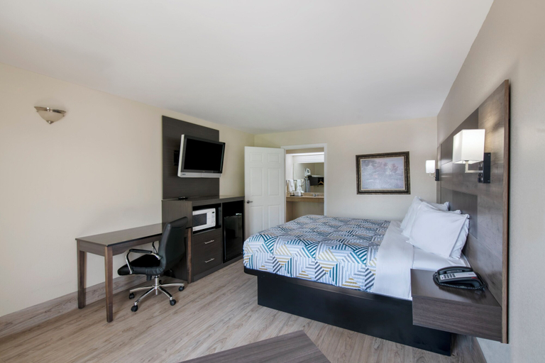 Bedroom 3, Motel 6  Macon, GA – I-475, Bibb