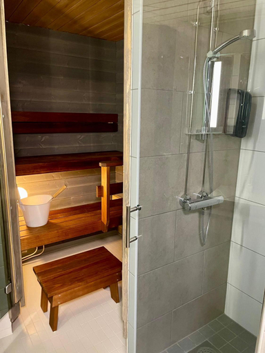 Bathroom 2, Hotelli Puustelli Nivala, Northern Ostrobothnia