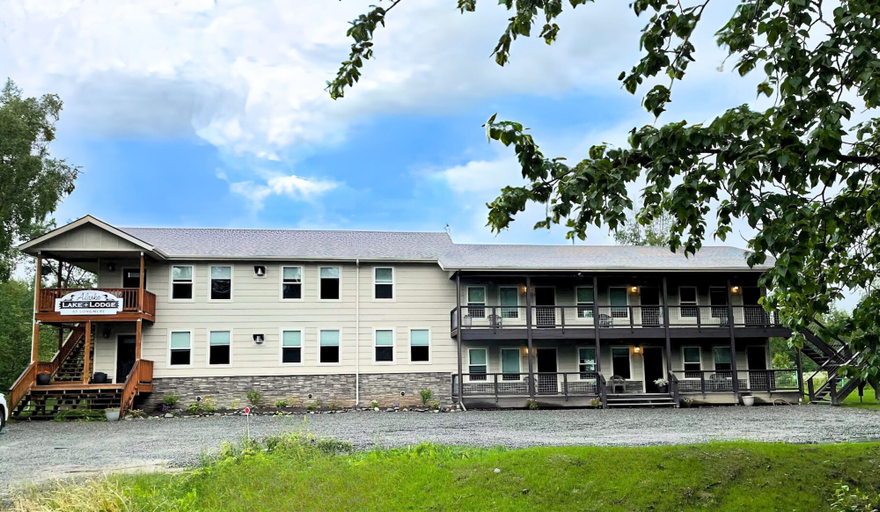 Exterior & Views