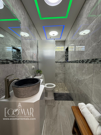 Bathroom 3, EcoMar Rentals Full House