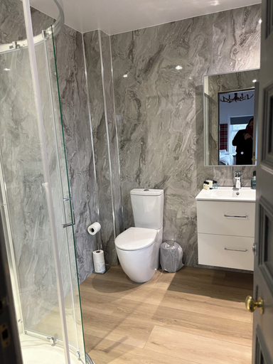 Bathroom 4, St Olaf Golf Hotel, Aberdeenshire