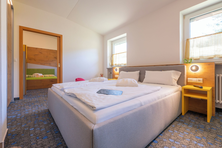 Bedroom 4, Familotel Familienklub Krug, Bayreuth