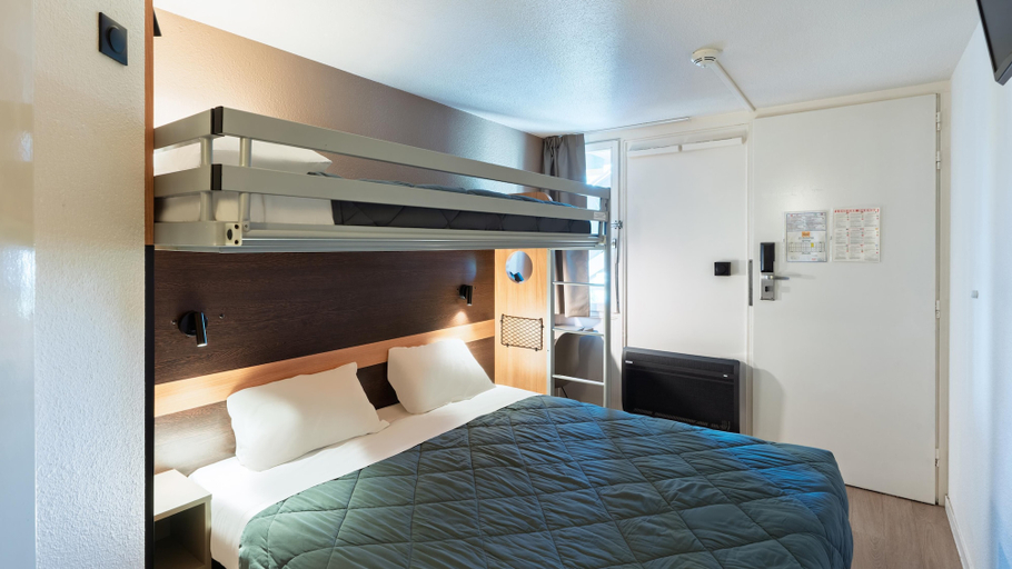 Bedroom 3, Premiere Classe Lille Nord - Roncq, Nord