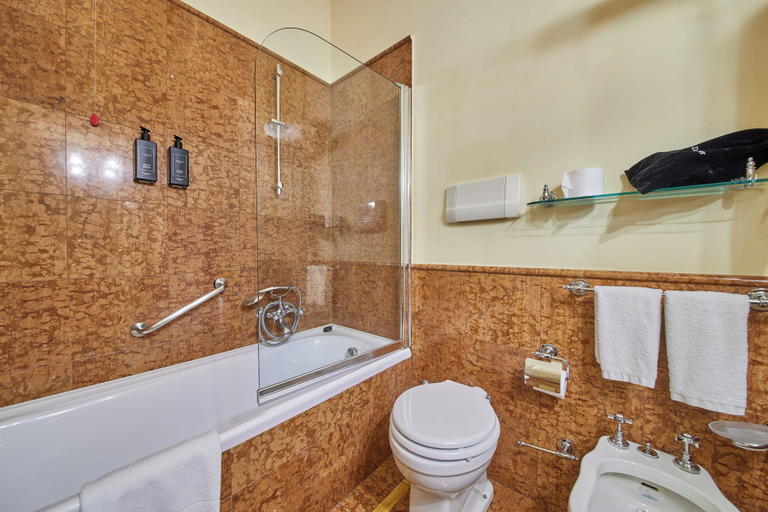 Bathroom 5, Petit Palais Hotel De Charme, Milano