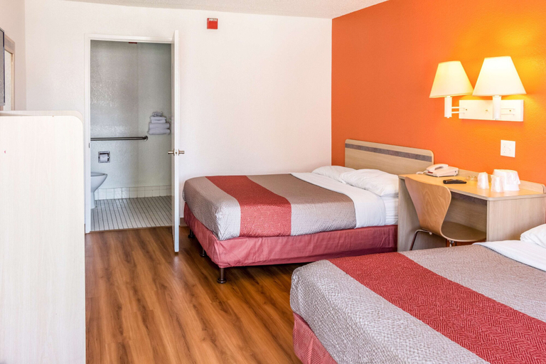 Bedroom 3, Motel 6 Bakersfield, CA - Convention Center, Kern