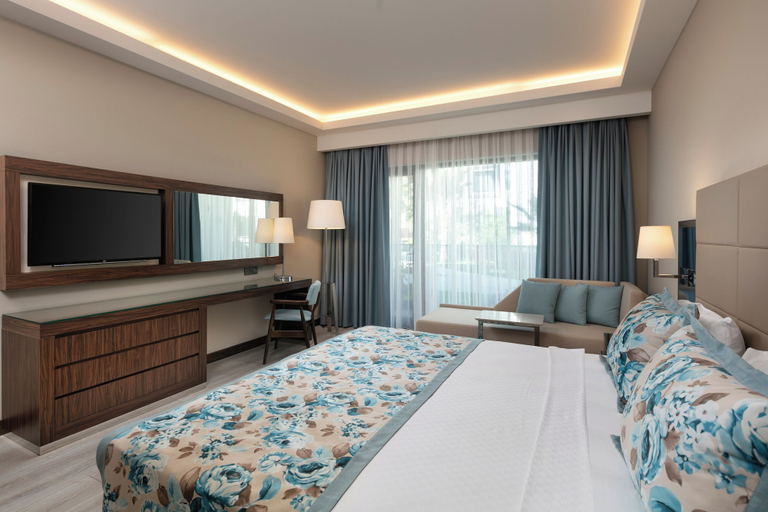Bedroom 4, Seven Seas Hotel Life - Ultra All Inclusive, Kemer