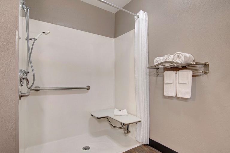 Bathroom 4, Studio 6 Pensacola, FL - West I-10, Escambia