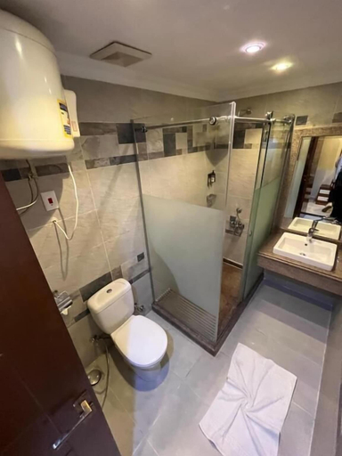 Bathroom 4, Sun City Hotel, 'Abdin