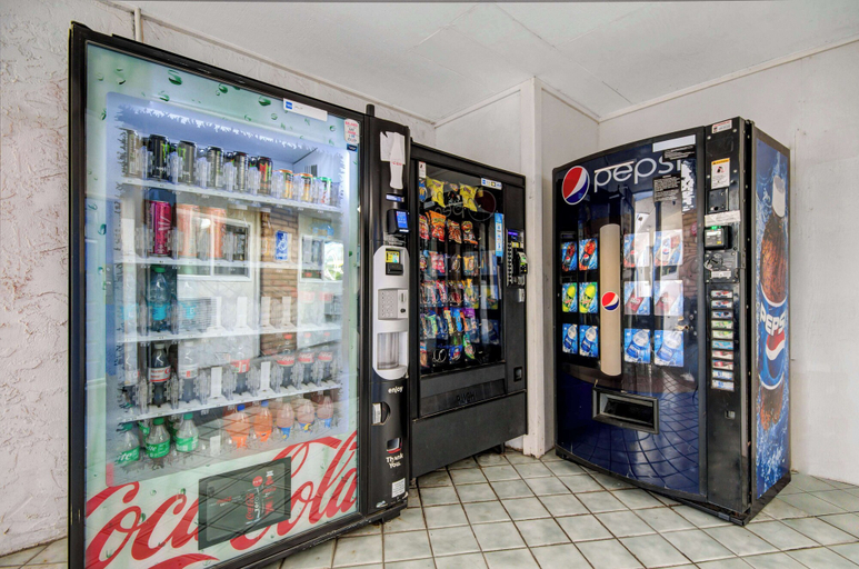 Food & Drinks 5, Motel 6 San Jose, CA - Airport, Santa Clara