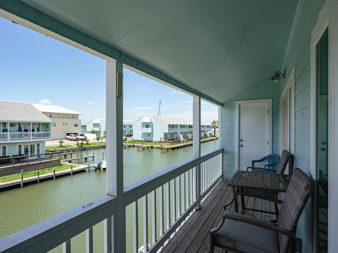 Others 5, The Salty Aloha by Miss Kitty’s, Aransas