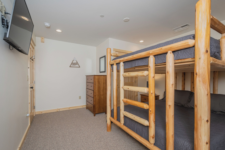 Bedroom 3, Wander Inn by Taylor Made Deep Creek, Garrett