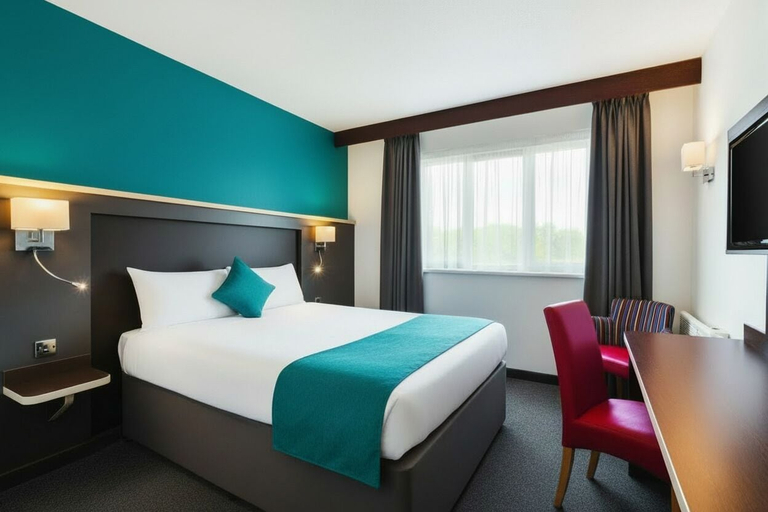 Bedroom 4, Ramada by Wyndham Milton Keynes, Milton Keynes