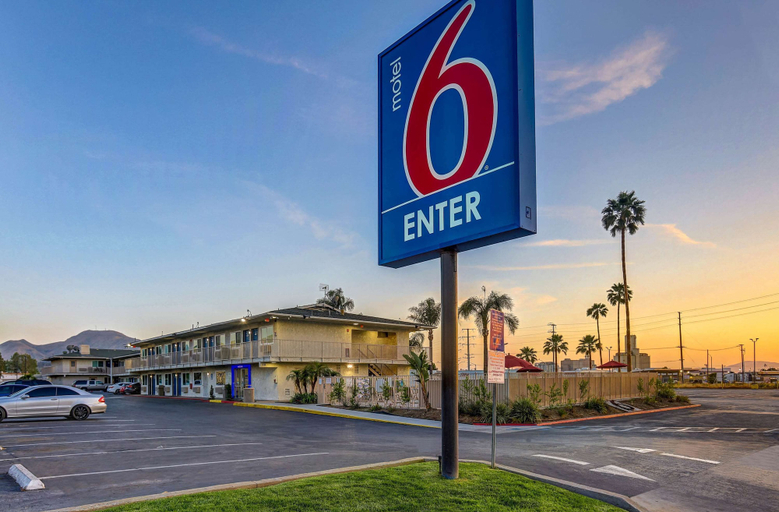 Exterior & Views 2, Motel 6 San Bernardino, CA - South, San Bernardino