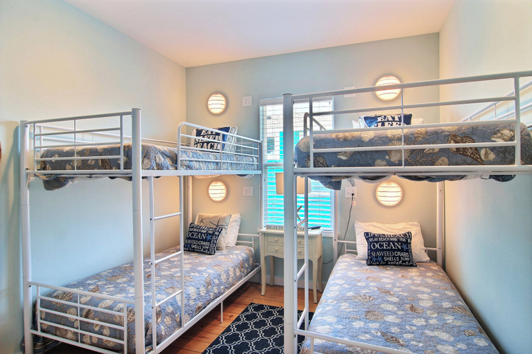 Bedroom 2, Jumpin' Jellyfish by Silver Sands Vacation Rentals, Nueces